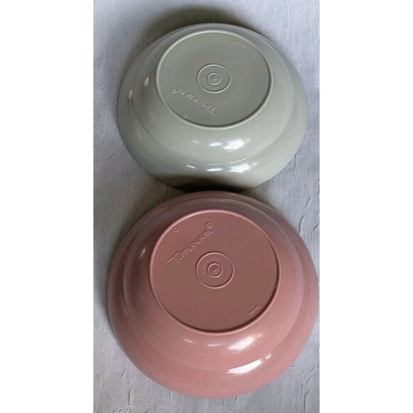 2 Tupperware Cereal Bowls with Lids Storage Containers Pink Blue Vtg Retro Set - Picture 5 of 14